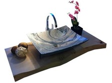 Waschbecken aus Marmor