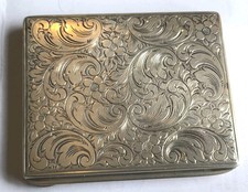 Dose mit Jugendstil Dekor aus 925 Silber - 77x65x10 mm - 74 Gramm -