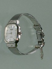 Pulsar Damen Armbanduhr mit Sicherungskette