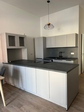 Neuwertige Küche mit Insel |