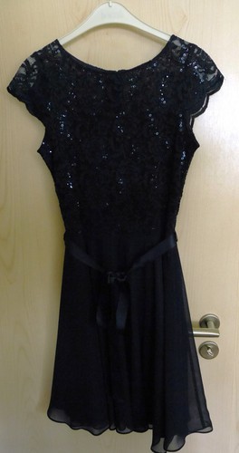 Kurzes dunkelblaues kleid mit - kurzes,,