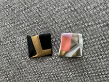 2 Porzellan-Broschen Rosenthal