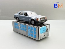 1:35 Cursor Modell Mercedes Benz 200-300E 1084 // 2 A 0434