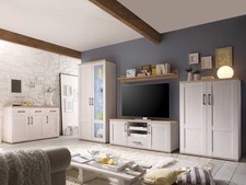 Wohnwand ELEGANCE in Sibiu Lärche Nb. / Absetzung San Remo hell, im Landhausstil