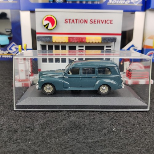 Auto peugeot 203 familie blau - auto,