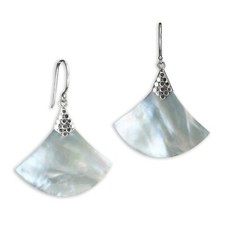 Elegant mother of pearl shell