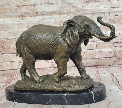 Guss bronze marmor - guss,