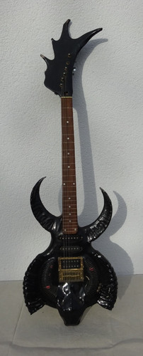 Gitarre schwarz - e,