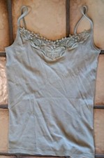 top grün pistazie spitze stickerei only L shirt unter hemd