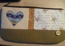 Kosmetiktasche Schminktäschen Stoff genäht Unikat Stickbild  Boot Meer maritim