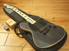 ** Kononykheen Breed 30 Satin Black mit EMG 81 Active Pickup **
