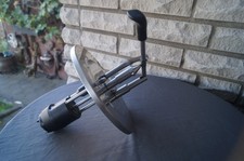 Sehr gepflegter Dosierspender mit Hebelbedienung aus Edelstahl für 5 Liter Eimer