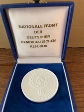 DDR  Medaille  Meissen Porzellan Nationale Front Ehrenmedaille