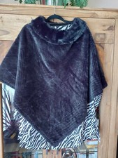 Poncho Pullunder Überwurf Einheitsgröße schwarz Felloptik Kunstfell Plüsch neu