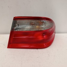 MERCEDES E 210 W210 RÜCKLEUCHTE RÜCKLICHT HINTEN RECHTS ORIGINAL A2108203464