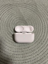 Original Apple AirPods Pro 2. Gen A2700 NUR Ladecase Lightning Case 