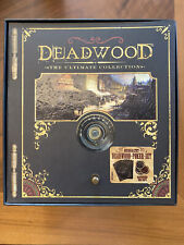 Deadwood The Ultimate Collection in Tresor-Box mit Pokerkarten und Pokerchips