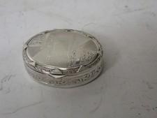 Tolle antike ovale Pillendose um 1910 allseitig fein Graviert Alpacca