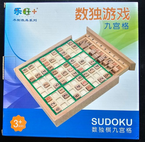 Sudoku brettspiel aus holz - aus, mit