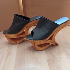 Schwarze Plateau High Heel Sandaletten aus Holz in Größe 47
