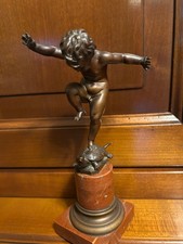 Bronzefigur " Knabe auf