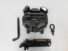 SET  Wagenheber 2S6117080AC