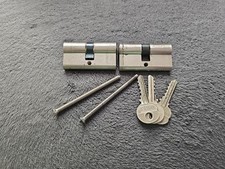 WILKA Schliessanlage 30/30 mm           2 Schliesszylinder 3 Schlüssel 