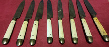 8 Antike Messer aus Stahlbronze mit Elfenbein oder Horngriff