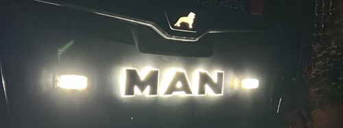 Man leuchtbuchstaben und - leuchtbuchstaben,