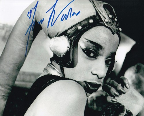 Femi taylor signed autogramm - femi,
