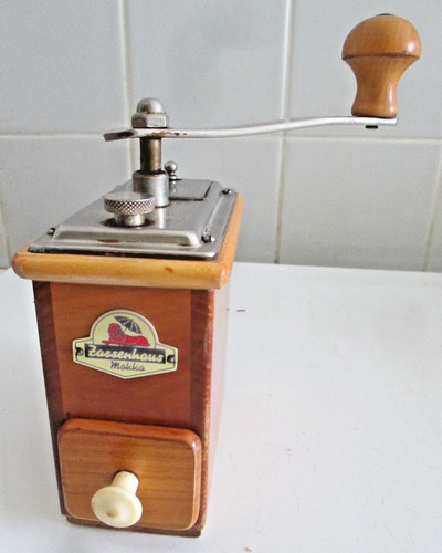 Antike kaffeemühle holz - kaffeemühle,