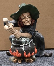 Dekofigur Hexe ca.22. cm Halloween Walpurgisnacht