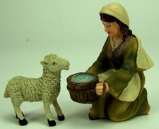 Krippenfiguren Magd mit Schaf