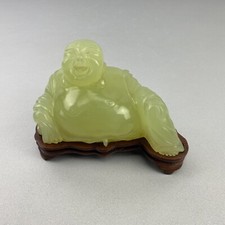 Sitzender Buddha aus Jade /