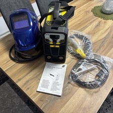 ESAB Rogue Es 180i Schweißgerät - Schwarz/Gelb, 180A  + Gebrauchten MACH 2