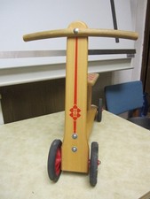 Kindfahrzeug wie Pukylino aus Holz - Sitzroller für Kind