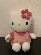 Hello Kitty in rosa Latzhose