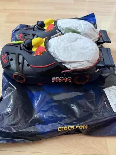 Crocs oracle red - red, bull