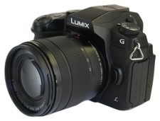 Panasonic Lumix G81 Kamera mit