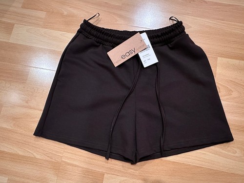 Neue braune kurze - neue, hose