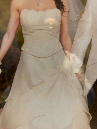 Schönes demetrios brautkleid - schönes,