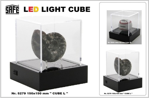 Light-Cubes-Vitrinen