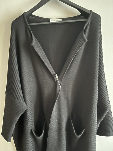 Schwarzer strickmantel von - strickmantel,