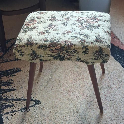 Gepolsterter hocker - gepolsterter,
