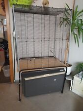 Großer Vogelkäfig Mit Gestell Und Ablagekorb Zu Verkaufen