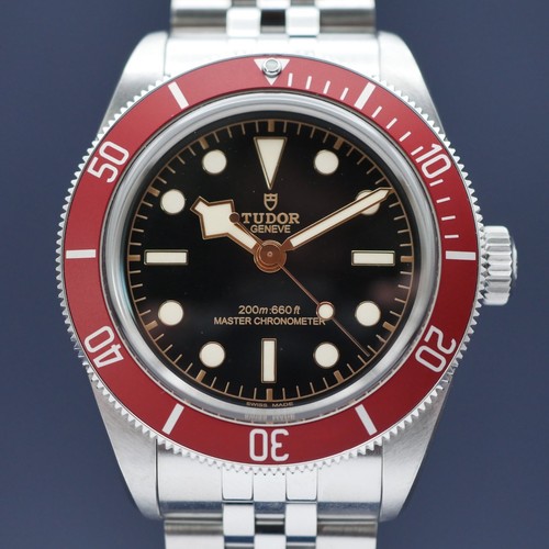 Tudor black bay burgundy - black,