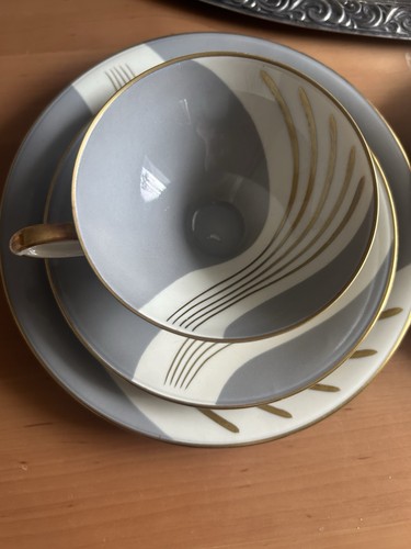 Sammlertasse mit goldrand und - sammlertasse,