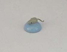 Maus blauer Sockel Wendt &