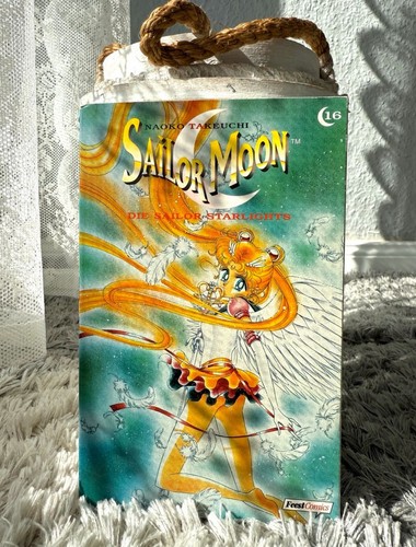 Sailor moon manga - moon,