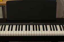 Yamaha P-145 tragbares Digital